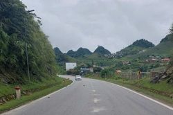 Thí điểm đinh phản quang năng lượng mặt trời: Tăng hiệu quả cảnh báo giao thông trên đèo dốc