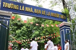 Hai trường công lập của Hà Nội hạ điểm chuẩn vào lớp 10