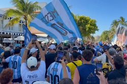 Muôn nẻo World Cup 2026: Không khí bóng đá ngập tràn Ocean Drive