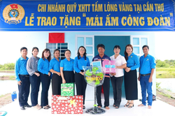 Cần Thơ: Tiếp thêm động lực an cư cho đoàn viên công đoàn khó khăn