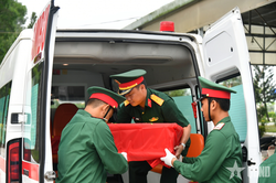 Cần Thơ: B&agrave;n giao 670 mẫu sinh phẩm h&agrave;i cốt liệt sĩ chưa r&otilde; th&ocirc;ng tin để gi&aacute;m định ADN