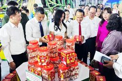 T&ocirc;n vinh sản phẩm c&ocirc;ng nghiệp n&ocirc;ng th&ocirc;n ti&ecirc;u biểu