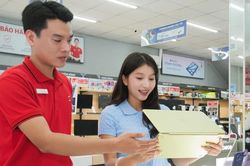 Học sinh 'đổi điểm' nhận voucher giảm giá tại CellphoneS