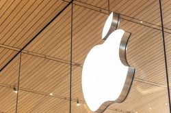 Apple đẩy nhanh cập nhật đối phó các cuộc tấn công dùng AI