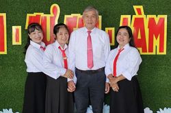 Có những thời kỳ người dân còn thiếu ăn nhưng chưa bao giờ để người thầy cô đơn