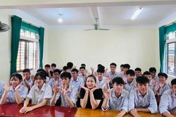 Một lớp học ở trường tốp cuối Hà Tĩnh có 1/4 tổng số học sinh đạt điểm 10 Toán
