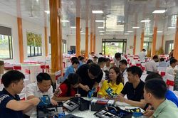 Tăng cường năng lực giáo viên vùng khó trong giáo dục STEM và Robotics