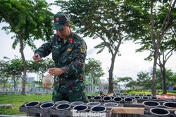Trận địa ph&aacute;o hoa mừng 50 năm th&agrave;nh phố S&agrave;i G&ograve;n - Gia Định mang t&ecirc;n B&aacute;c