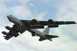 M&aacute;y bay n&eacute;m bom B-52 ồ ạt rời Vương quốc Anh sau khi kết th&uacute;c nhiệm vụ ở Iran