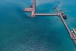 Phía sau việc Nga lần đầu nhập khẩu xăng từ Ấn Độ
