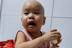 Bé gái 3 tuổi mắc ung thư máu: 'Mẹ ơi! cứu con, con đau...'