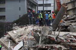 Venezuela bắt giữ các cảnh sát hôi của sau thảm họa động đất