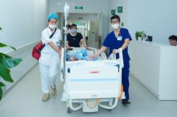 Nguy kịch sau ăn hải sản, nữ sinh được cứu sống nhờ 1 mũi tiêm sớm