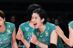 Thanh Thúy trở lại Nhật Bản, lập kỷ lục lịch sử bóng chuyền Việt Nam