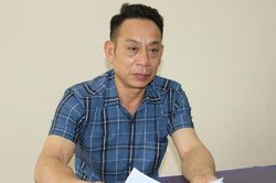 Danh t&iacute;nh t&agrave;i xế &ocirc; t&ocirc; t&ocirc;ng 2 người tr&ecirc;n vỉa h&egrave; rồi bỏ trốn