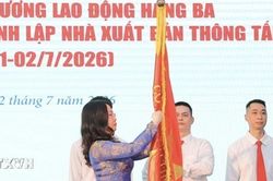 Nh&agrave; xuất bản Th&ocirc;ng tấn đ&oacute;n nhận Hu&acirc;n chương Lao động hạng Ba