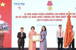 25 năm Nhà xuất bản Thông tấn: 'Làm sách bằng tư duy báo chí, bằng trách nhiệm chính trị'