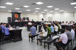 19 bị c&aacute;o hầu t&ograve;a trong vụ sản xuất sản phẩm bảo vệ sức khỏe giả tại C&ocirc;ng ty Herbitech