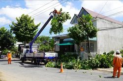 Ph&ograve;ng tr&aacute;nh sự cố v&agrave; tai nạn điện trong m&ugrave;a mưa b&atilde;o