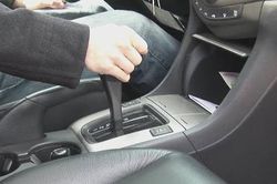 Thói quen cần tránh để hộp số ô tô được bền