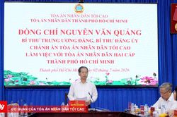 Chánh án TANDTC Nguyễn Văn Quảng làm việc với TAND TP.HCM