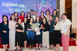'Trần kính' trong bình đẳng giới là gì? Vì sao 'trần kính' vẫn tồn tại trong doanh nghiệp?
