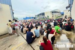 H&agrave;ng trăm c&ocirc;ng nh&acirc;n C&ocirc;ng ty TNHH Gi&agrave;y LongYi Việt Nam ngừng việc tập thể