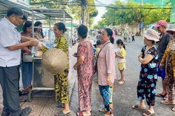 Long Xuy&ecirc;n học B&aacute;c từ những việc l&agrave;m v&igrave; d&acirc;n