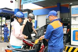 Giá xăng, dầu đồng loạt giảm