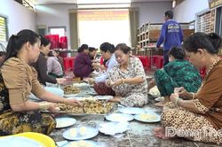 X&atilde; T&acirc;n Thạnh: Tặng 12.000 b&aacute;nh bao chay cho người trong đạo, hộ ngh&egrave;o