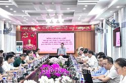 Đồng ch&iacute; S&ugrave;ng A Hồ l&agrave;m việc với Đảng ủy x&atilde; Than Uy&ecirc;n về c&ocirc;ng t&aacute;c x&acirc;y dựng Đảng v&agrave; ph&aacute;t triển kinh tế - x&atilde; hội