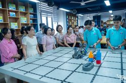 Đổi mới s&aacute;ng tạo c&ugrave;ng STEM, AI, Robotics