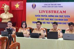 Khi CSGT 'bắt trend' tuyên truyền pháp luật giao thông