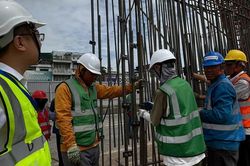 Metro số 2 bắt đầu hạ lồng thép thi công ga ngầm Phạm Văn Bạch