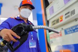 Giá xăng, dầu đồng loạt giảm