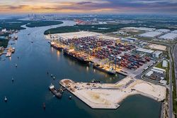 TP.HCM giao hơn 100 ha đất khu vực biển để ph&aacute;t triển logistics