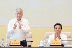 Phó Chủ tịch Quốc hội Đỗ Văn Chiến chủ trì Hội thảo phát huy vai trò lãnh đạo của Đảng, nâng cao chất lượng, hiệu lực, hiệu quả hoạt động giám sát