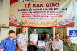 TP. Hồ Chí Minh: Bàn giao nhà tình nghĩa đến gia đình chính sách tại phường Đông Hưng Thuận