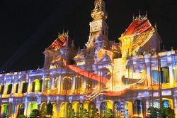 Náo nức với nghệ thuật 3D Mapping chào mừng thành phố mang tên Bác
