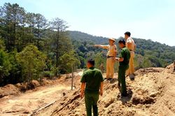 Đấu tranh, ngăn chặn, không để 'chảy máu' khoáng sản