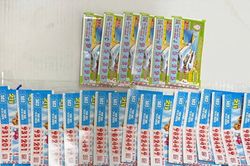 Lật tẩy chiêu trò của băng nhóm dùng vé số giả lừa người bán dạo