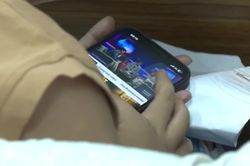 Mạng xã hội: Độc tố vô hình với trẻ em