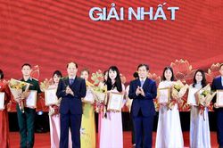 Th&iacute; sinh phường Bạch Mai gi&agrave;nh giải Nhất Hội thi b&aacute;o c&aacute;o vi&ecirc;n, tuy&ecirc;n truyền vi&ecirc;n giỏi