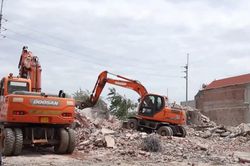 Khẩn trương giải ph&oacute;ng mặt bằng dự &aacute;n Quốc lộ 6 trước ng&agrave;y 15/7