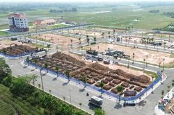 Đất đấu gi&aacute; v&ugrave;ng ven H&agrave; Nội bỏ trống nhiều năm, gi&aacute; vẫn tăng gấp 3-4 lần