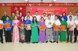 Phường N&ugrave;ng Tr&iacute; Cao tổ chức Hội nghị c&ocirc;ng bố c&aacute;c nghị quyết, quyết định về tổ chức bộ m&aacute;y v&agrave; nh&acirc;n sự tổ d&acirc;n phố