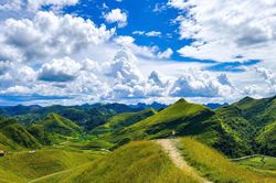 Th&ocirc;ng tin thi&ecirc;n tai v&agrave; c&acirc;u chuyện giữ h&igrave;nh ảnh du lịch