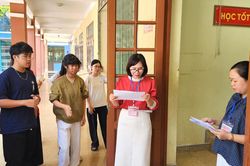 Hơn 6.360 th&iacute; sinh ho&agrave;n th&agrave;nh 2 m&ocirc;n trong ng&agrave;y thi đầu ti&ecirc;n của Kỳ thi tuyển sinh v&agrave;o lớp 10 năm học 2026 - 2027