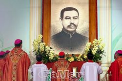 H&agrave;ng chục ng&agrave;n người tham dự lễ tuy&ecirc;n phong Ch&acirc;n phước Phanxic&ocirc; Xavi&ecirc; Trương Bửu Diệp