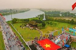 Quảng Trị: Bắn ph&aacute;o hoa nổ tầm cao v&agrave; tầm thấp trong đ&ecirc;m khai mạc Lễ hội V&igrave; H&ograve;a b&igrave;nh năm 2026